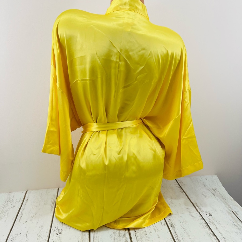 Victoria’s Secret Satin Short Kimono Robe One Size - Picture 7 of 8